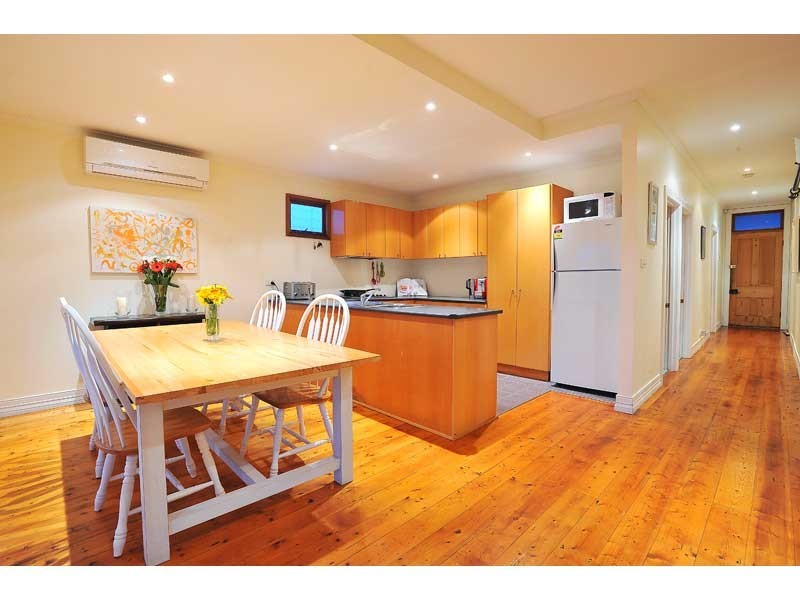 8 La trobe Street, Newport VIC 3015