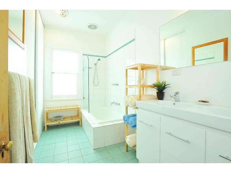 8 La trobe Street, Newport VIC 3015