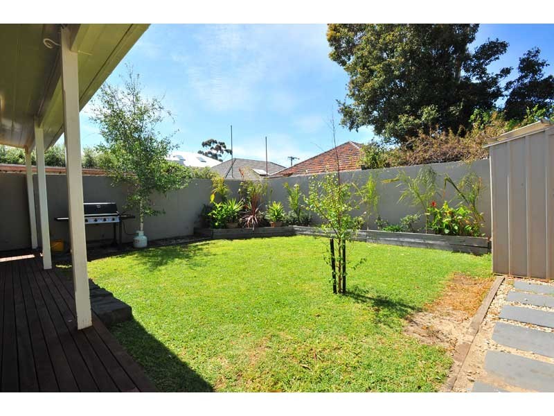 8 La trobe Street, Newport VIC 3015