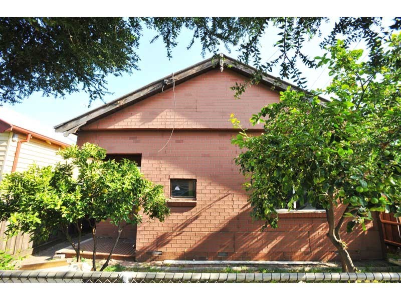 33 Robbs Road, West Footscray VIC 3012