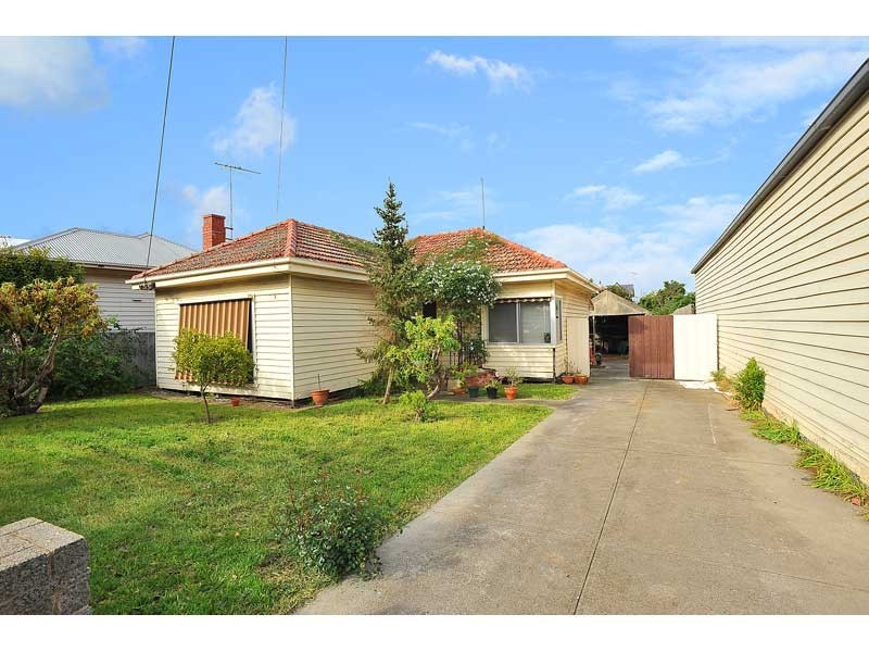 28 Alma Terrace, Newport VIC 3015