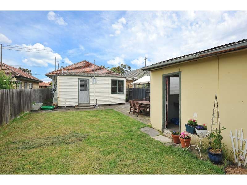 129 Blackshaws Road, Newport VIC 3015