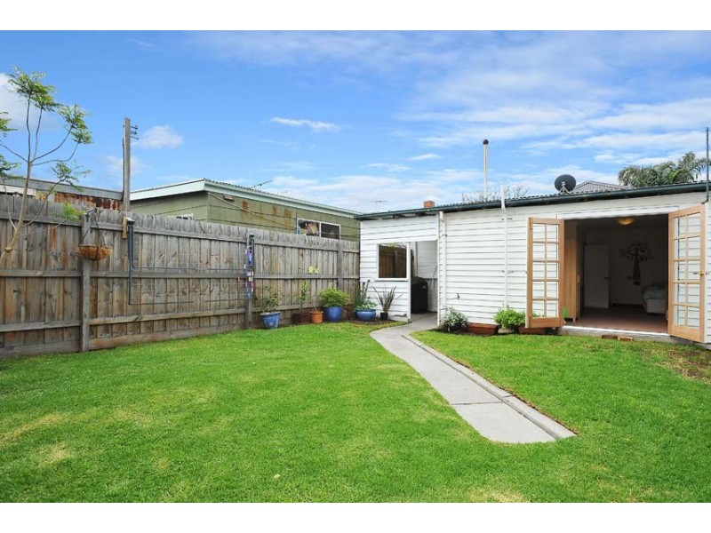 83 River Street, Newport VIC 3015