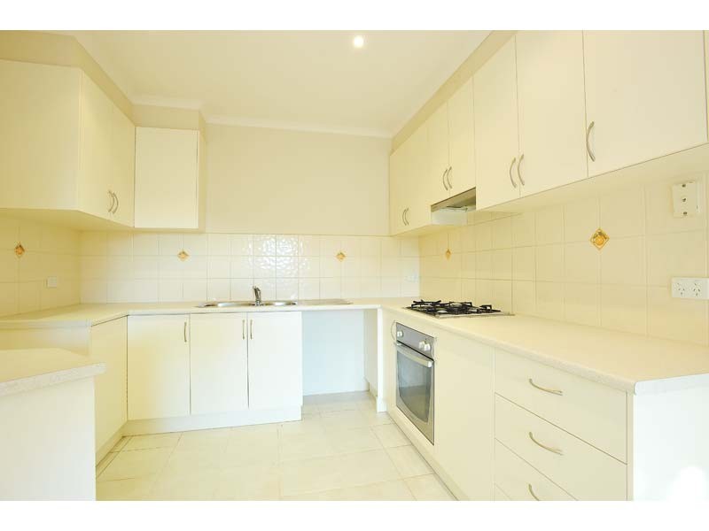 2/69 Hansen Street, Altona North VIC 3025