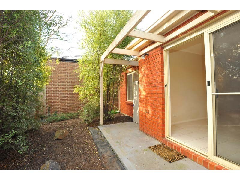 2/69 Hansen Street, Altona North VIC 3025