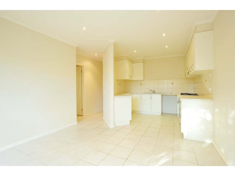 2/69 Hansen Street, Altona North VIC 3025