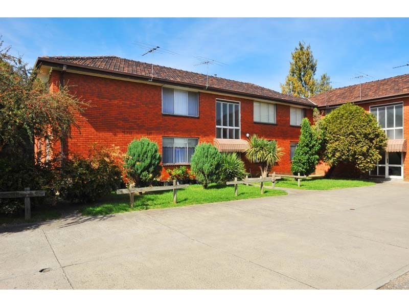 2/221 Blackshaws Road, Altona North VIC 3025