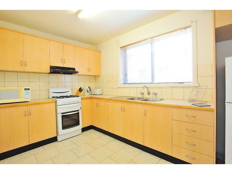 2/221 Blackshaws Road, Altona North VIC 3025