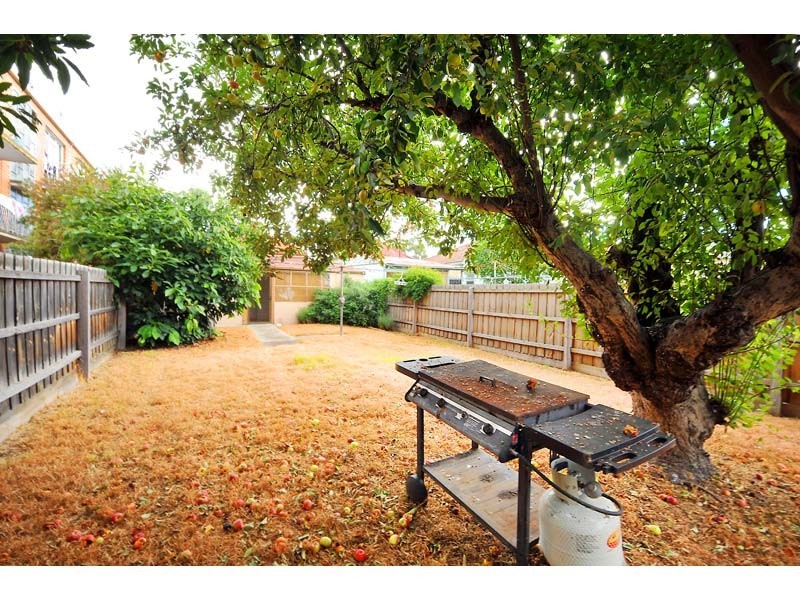 13 Kingsville Street, Kingsville VIC 3012