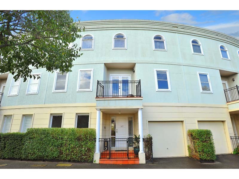 42 The Crescent, Kensington VIC 3031