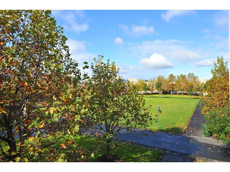 42 The Crescent, Kensington VIC 3031