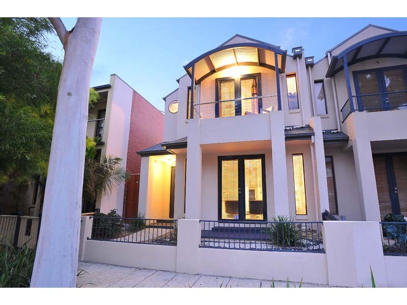 35 John Liston Drive, Newport VIC 3015