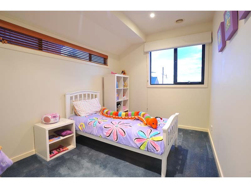 35 John Liston Drive, Newport VIC 3015