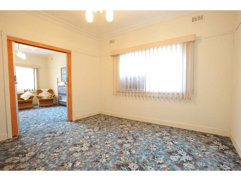 18 Indwe Street, West Footscray VIC 3012