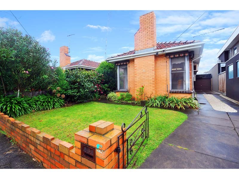 2/34 Cathcart Street, Maidstone VIC 3012