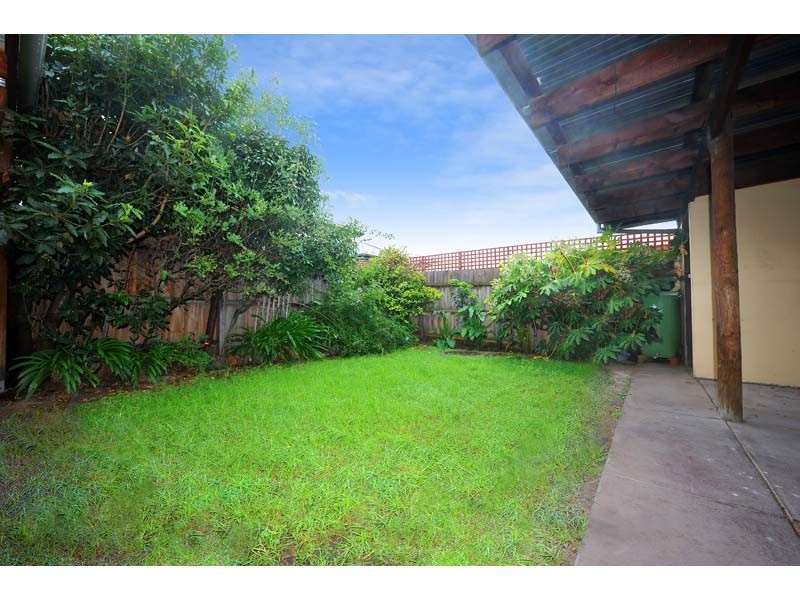 2/34 Cathcart Street, Maidstone VIC 3012