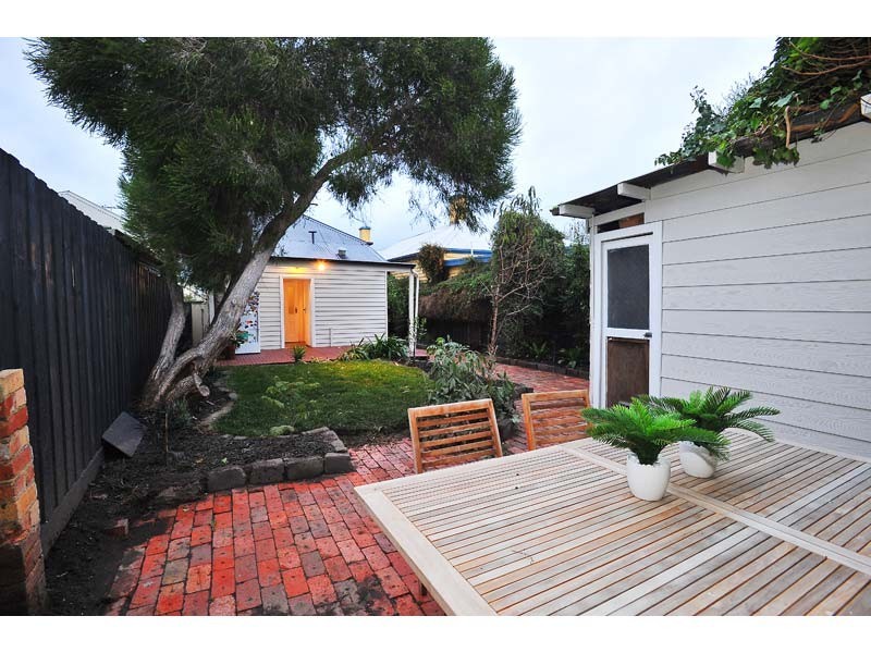 12 Webster Street, Seddon VIC 3011