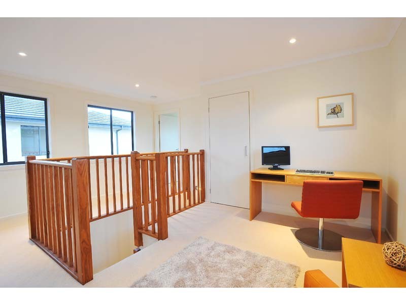 2/24 Clyde Street, Newport VIC 3015