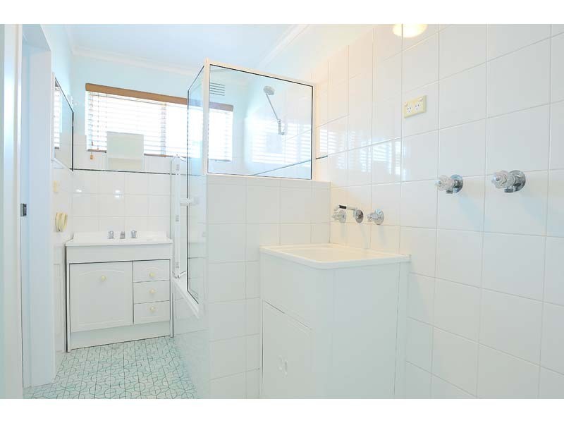 2/2 May Street, Altona North VIC 3025