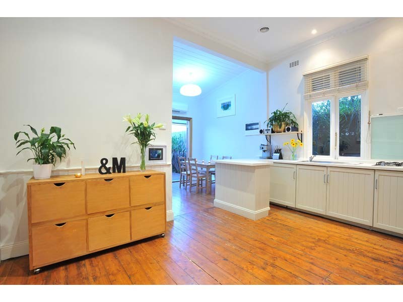 27 Hamilton Street, Seddon VIC 3011