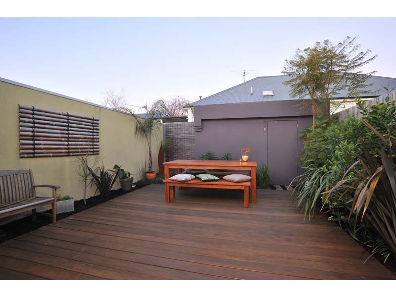 27 Hamilton Street, Seddon VIC 3011