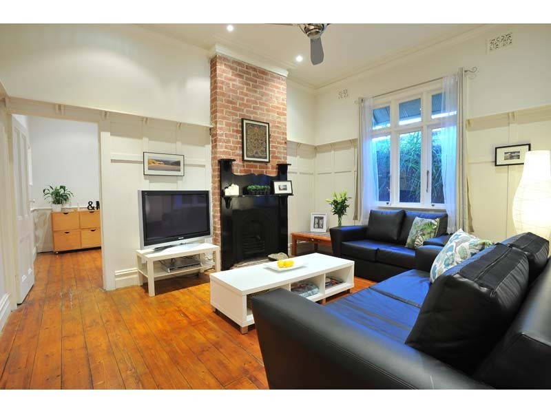 27 Hamilton Street, Seddon VIC 3011