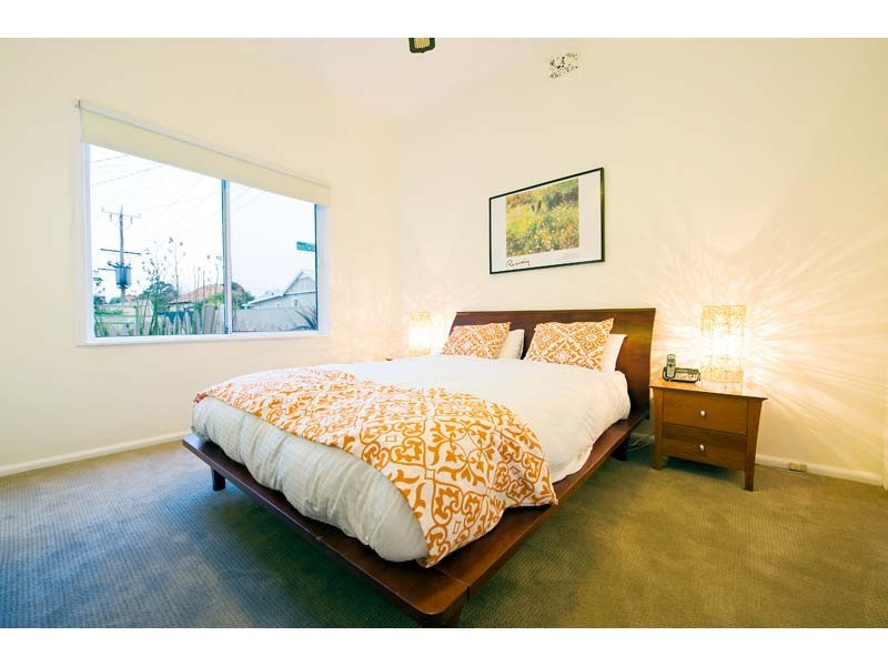 115 Queensville Street, Kingsville VIC 3012