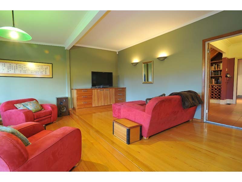 14 River Street, Newport VIC 3015