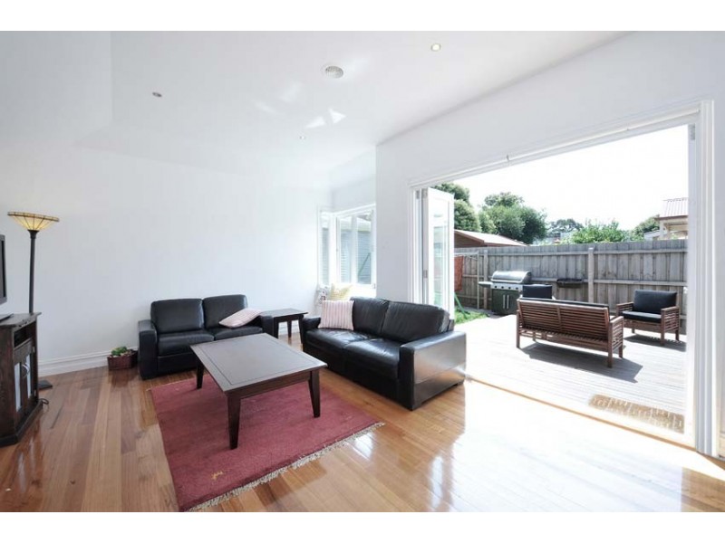 10 Chirnside Street, Kingsville VIC 3012