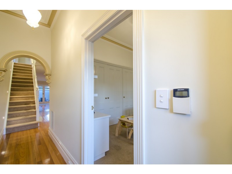 6 Dover Road, Williamstown VIC 3016