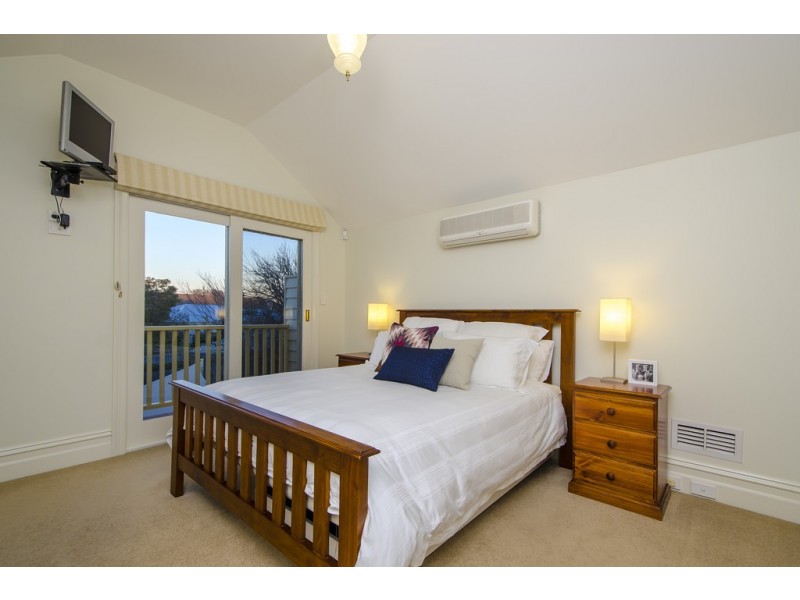 6 Dover Road, Williamstown VIC 3016