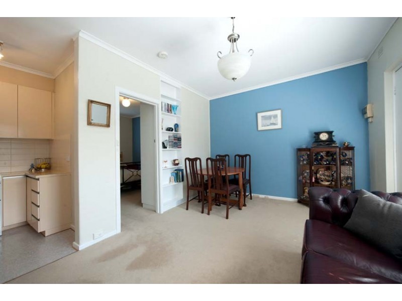 2/29 Schutt Street, Newport VIC 3015