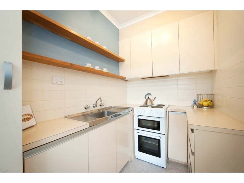 2/29 Schutt Street, Newport VIC 3015