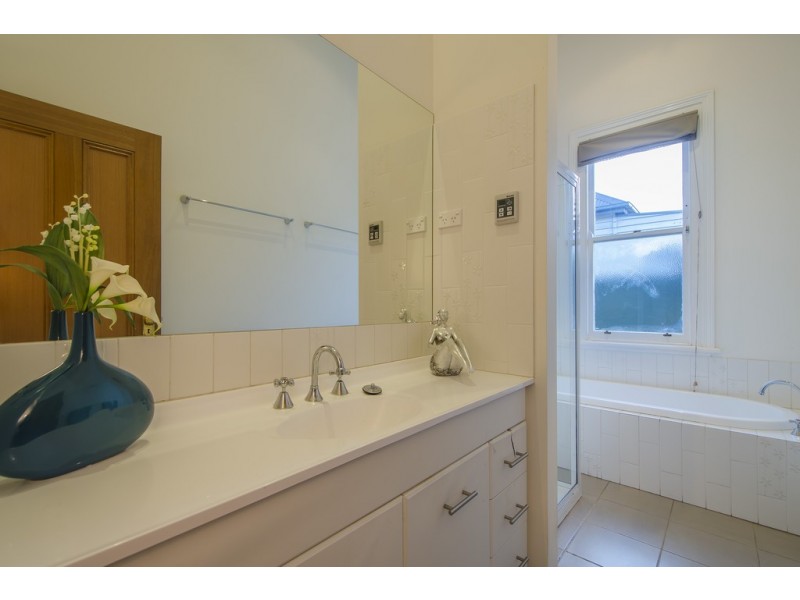 92 Elphin Street, Newport VIC 3015