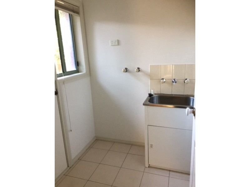 2/28 Hobbs Street, Seddon VIC 3011