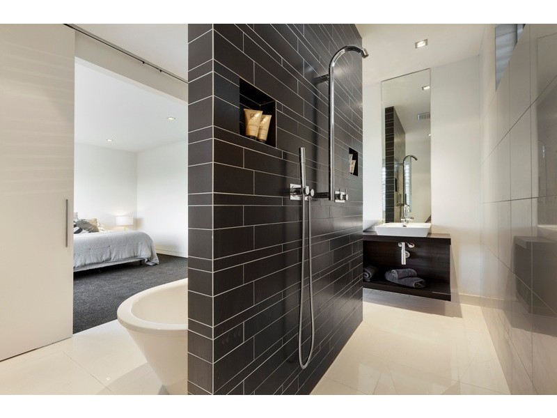 241 Melbourne Road, Newport VIC 3015