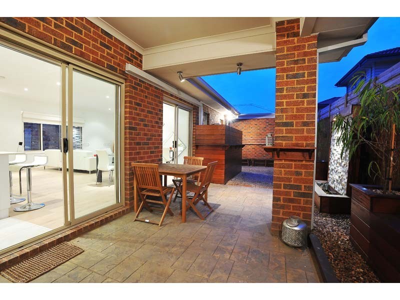 2/79 Hansen Street, Altona North VIC 3025