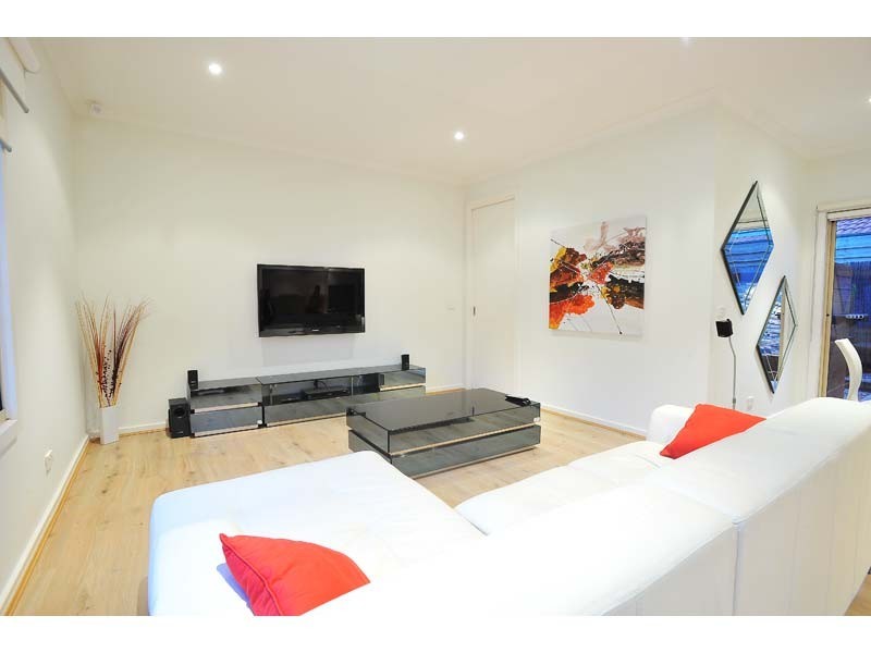 2/79 Hansen Street, Altona North VIC 3025