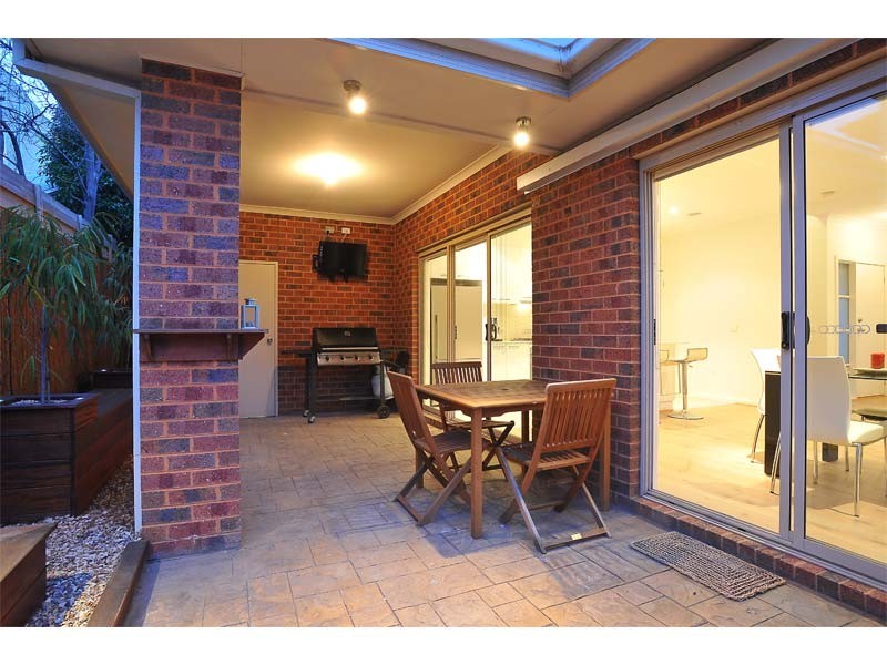 2/79 Hansen Street, Altona North VIC 3025