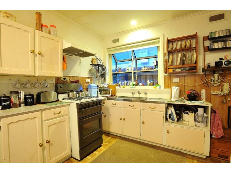 18 West Street, West Footscray VIC 3012