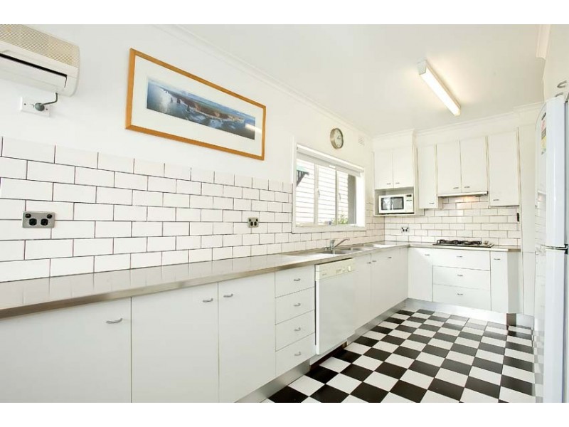 213 Douglas Parade, Newport VIC 3015