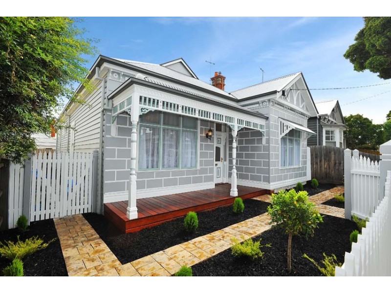 13 Charles Street, Seddon VIC 3011