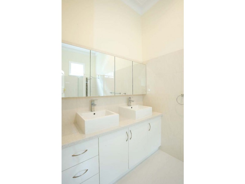13 Charles Street, Seddon VIC 3011