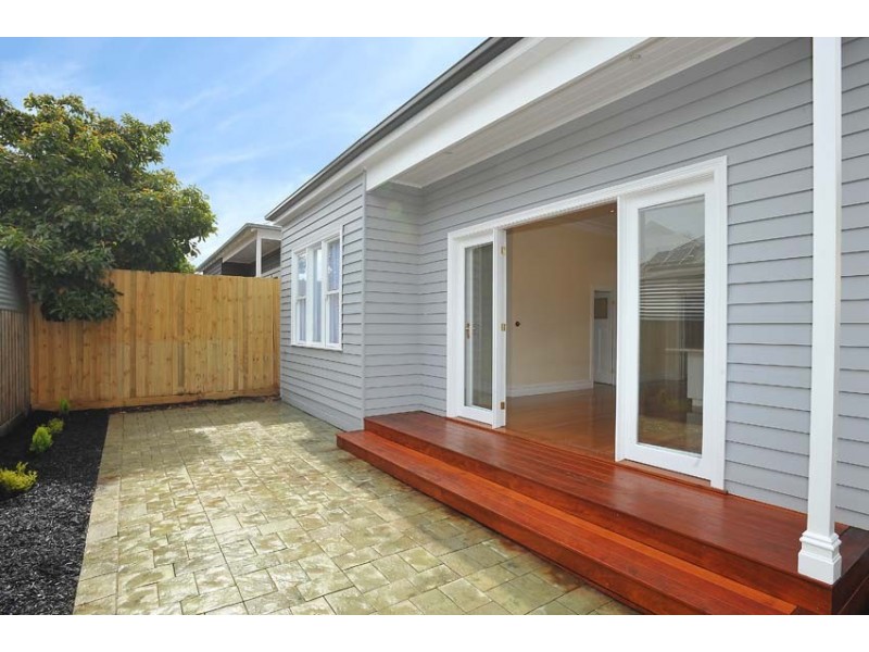 13 Charles Street, Seddon VIC 3011