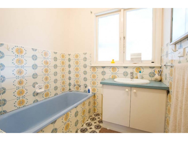 11 Sixth Avenue, Altona North VIC 3025