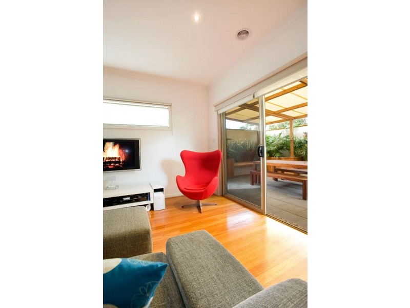 4/180 Woods Street, Newport VIC 3015