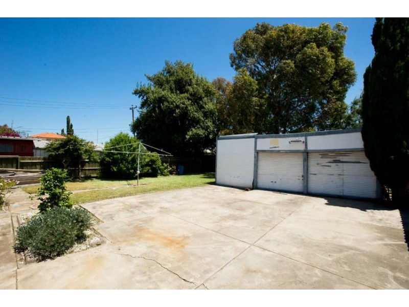 16 Sredna Street, West Footscray VIC 3012
