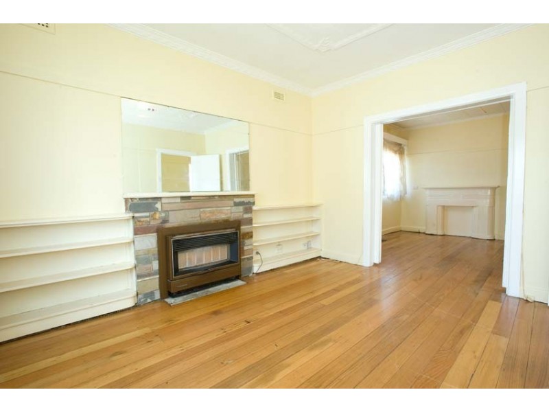 16 Sredna Street, West Footscray VIC 3012