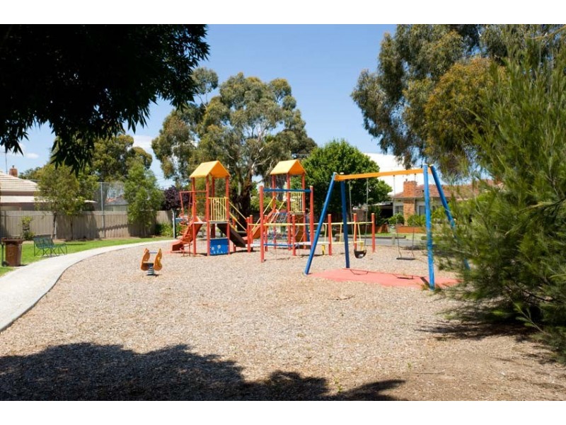 16 Sredna Street, West Footscray VIC 3012