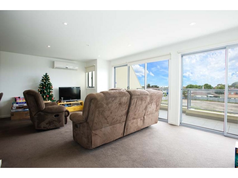 304/117 Pier Street, Altona VIC 3018